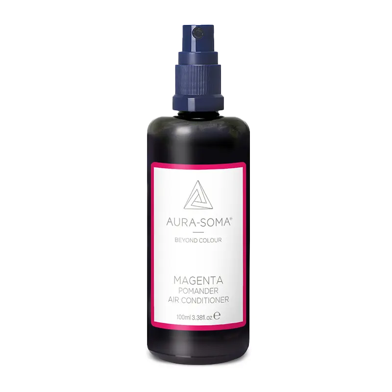 Aura-Soma Pomander Raumspray Magenta – Braunes Sprayfläschchen mit Sprühkopf, enthält eine Duftkomposition zur energetischen Raumpflege.